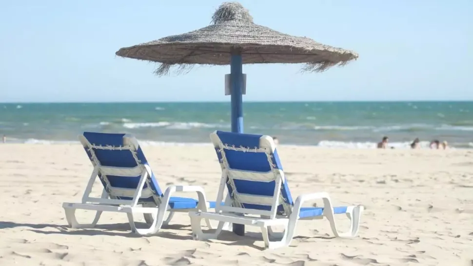 Bacteria care poate provoca infecții grave se extinde pe plajele Europei. Avertisment pentru turiști