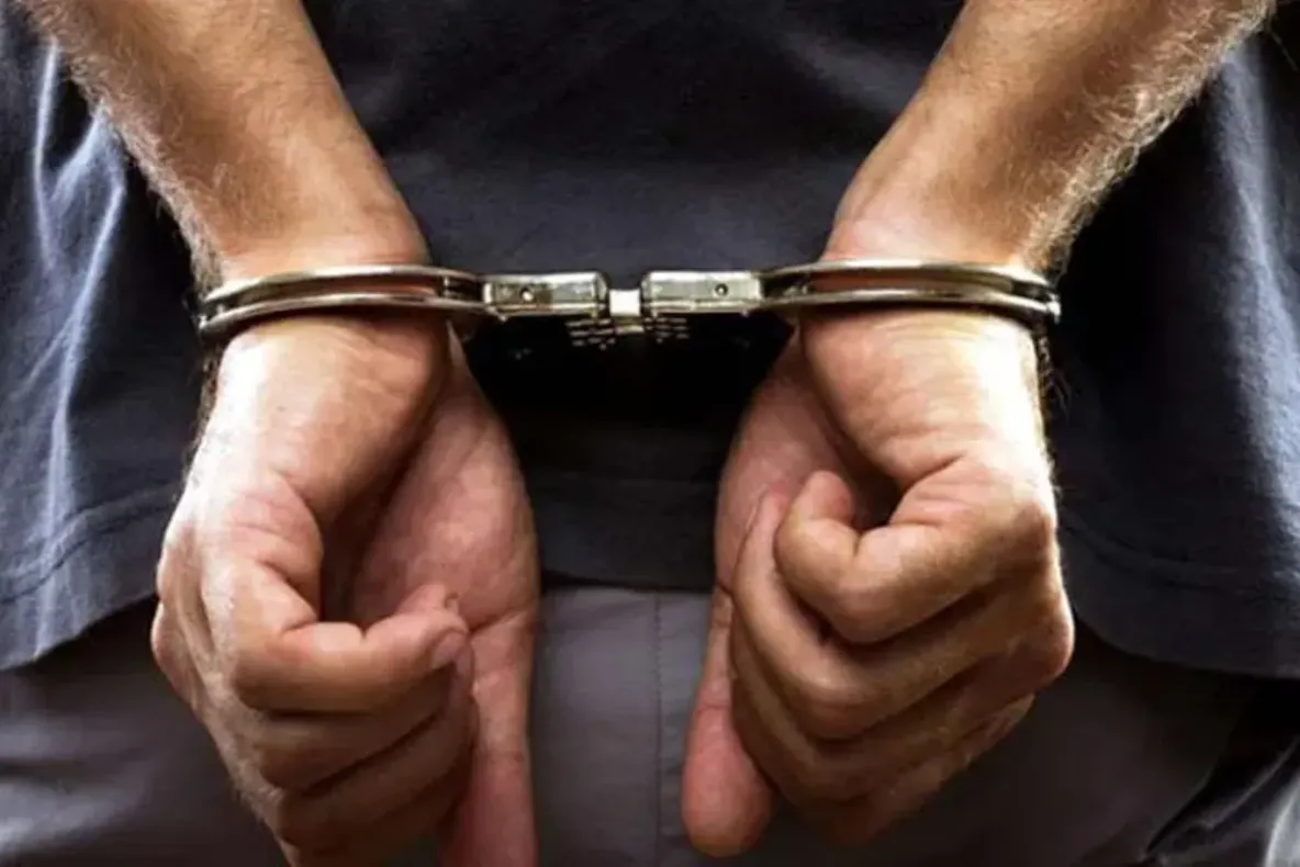 Scandal la Aeroportul Brașov: un pasager de 35 de ani a fost încătușat după ce a devenit agresiv