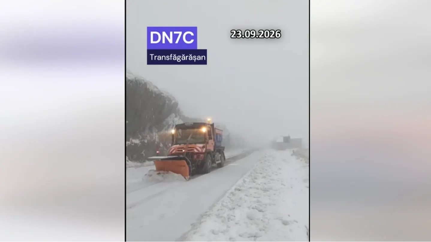 Ninsoare abundentă pe Transfăgărășan. DRDP Brașov avertizează șoferii: "Se circulă în condiții de iarnă"