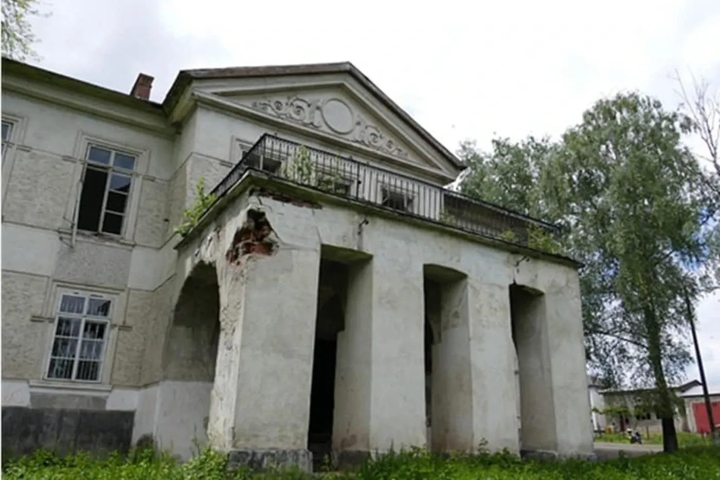 Peste 7 milioane de euro pentru restaurarea Conacului Vârnav Liteanu din Liteni. Monumentul istoric va deveni centru pentru restauratori