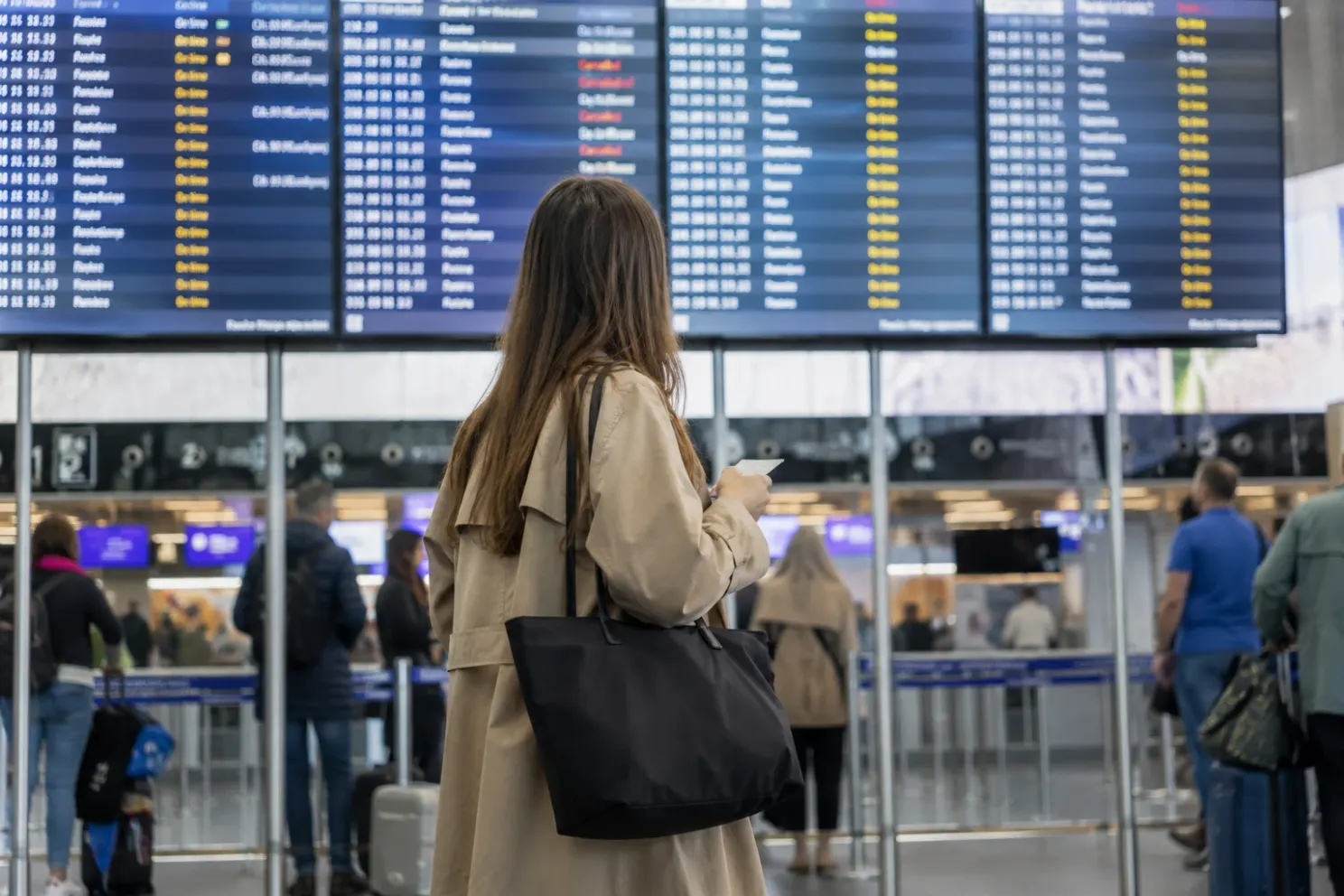 Noi reguli de intrare în Uniunea Europeană: Pasagerii din afara spațiului comunitar vor înfronta controale mai stricte și timpi mari de așteptare