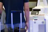 Reguli bagaj de mână 2026. Ce obiecte sunt interzise și ce s-a schimbat pe aeroporturile din București