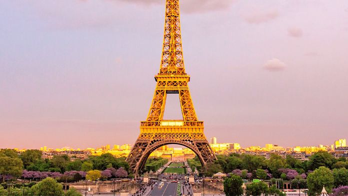 eiffel tower_696x392