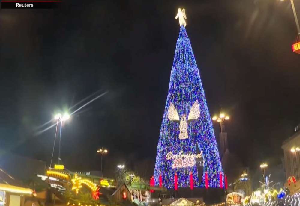 Celebrul Pom de Crăciun din Dortmund, și-a aprins luminițele