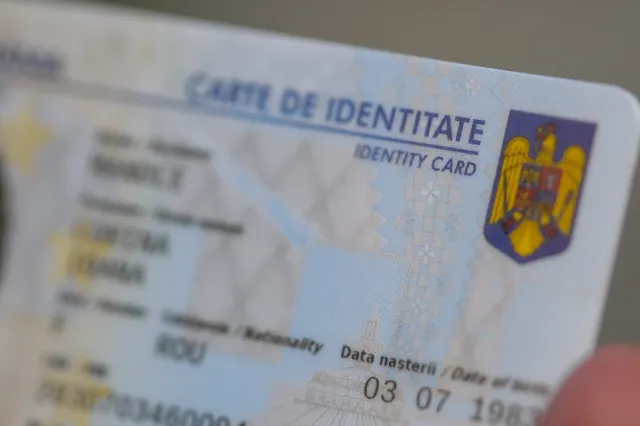MAI explică de ce românii din străinătate nu pot obține încă buletinul electronic la ambasade