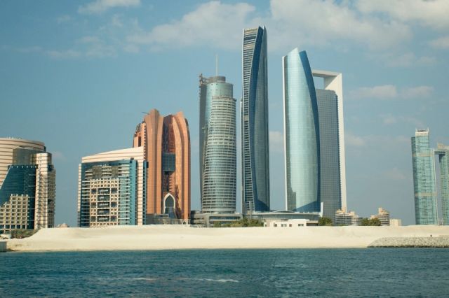 Hotelurile din Emiratele Arabe au prelungit şederile pentru turiștii blocați în zonă