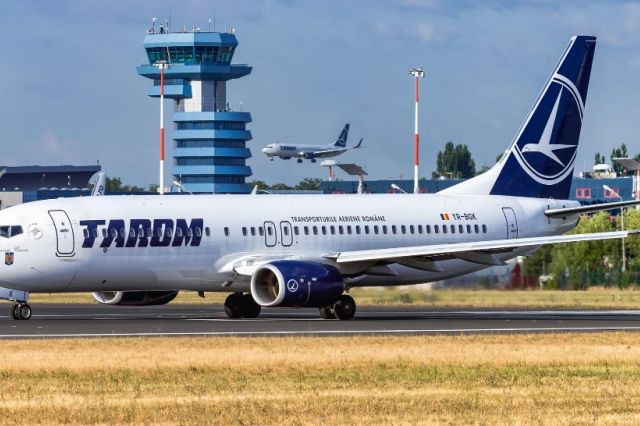 TAROM programează pentru luni seară cursele speciale de repatriere a peste 300 de români din Egipt