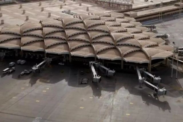 Riad, singura rută de scăpare din Orientul Mijlociu: cât costă zborurile spre București