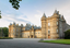 Apartamentele private ale reginei Elisabeta a II-a din palatul Holyroodhouse din Edinburgh, deschise vizitatorilor